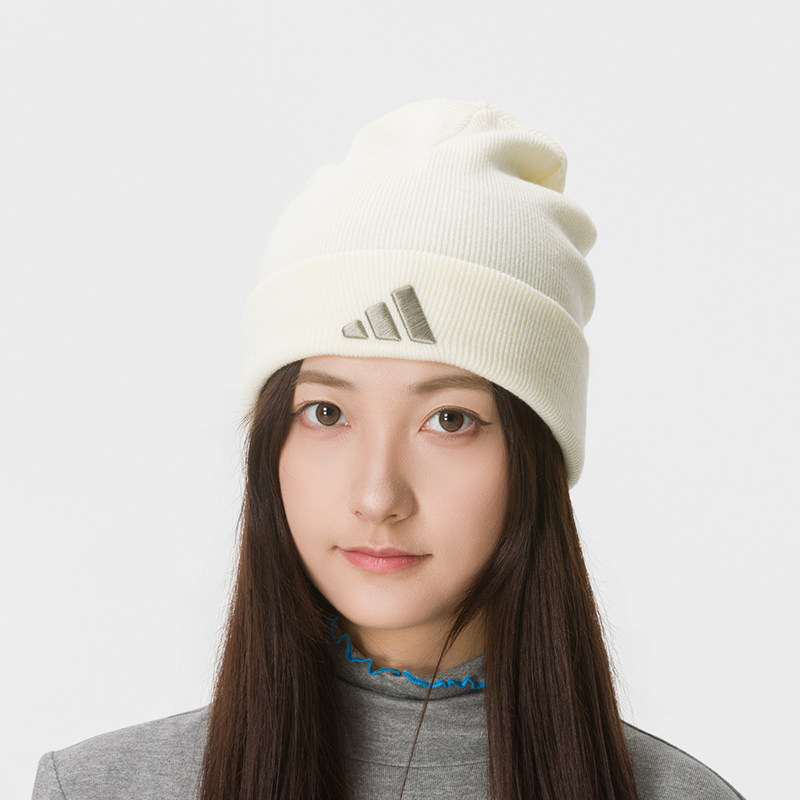 Beanie Cuffed Knit - Berretto Adidas KQ6682, colore bianco avorio